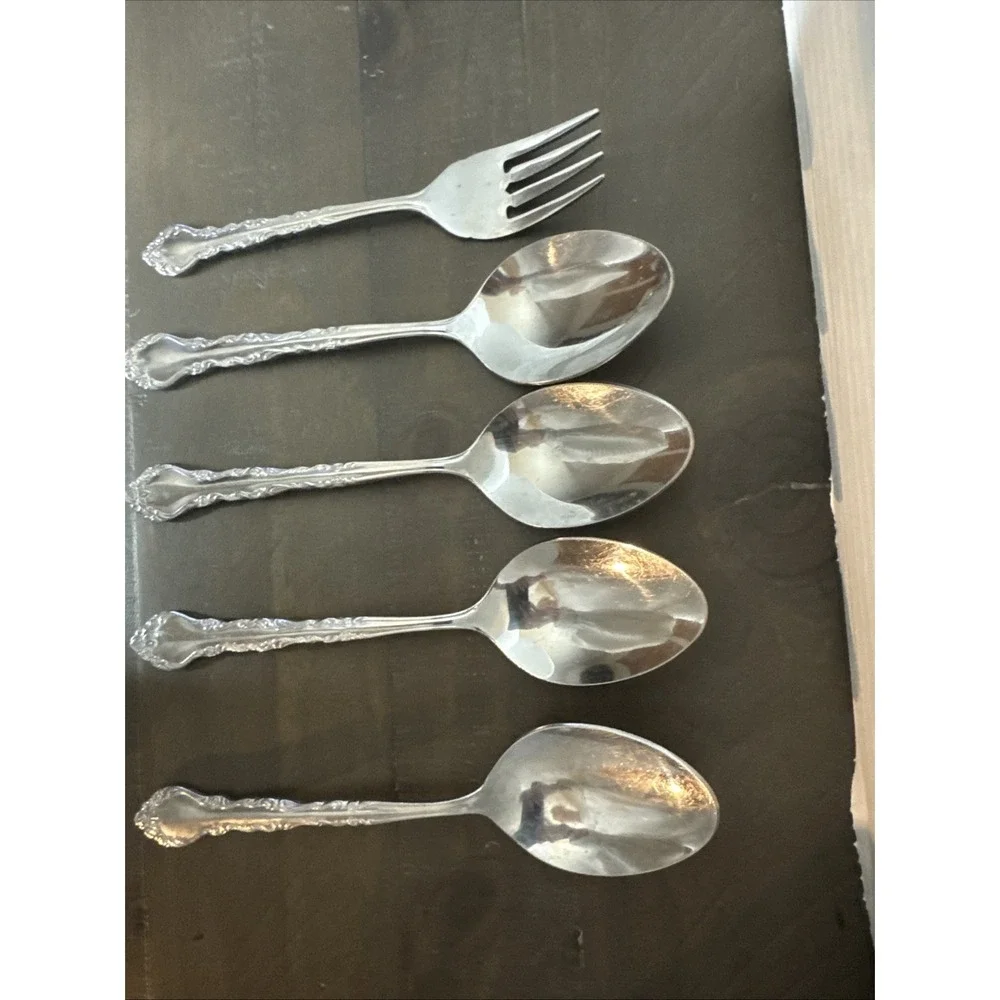 International‎ Silver GIGI Stainless Flatware 4 Soup Spoons + 1 Salad Fork